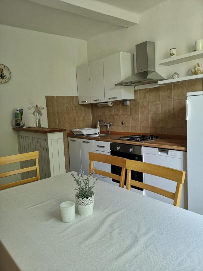 Apartment Kalavojna Rakalj Екстер'єр фото