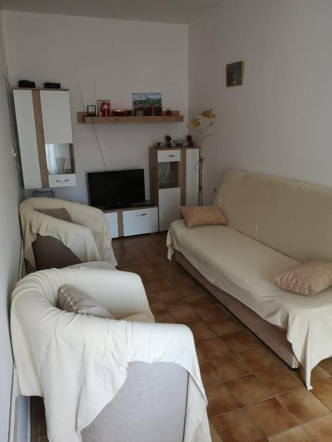 Apartment Kalavojna Rakalj Екстер'єр фото