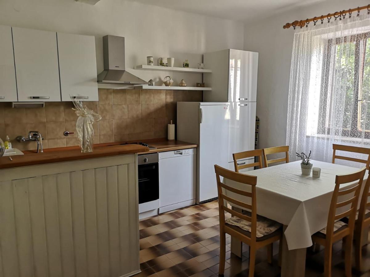 Apartment Kalavojna Rakalj Екстер'єр фото