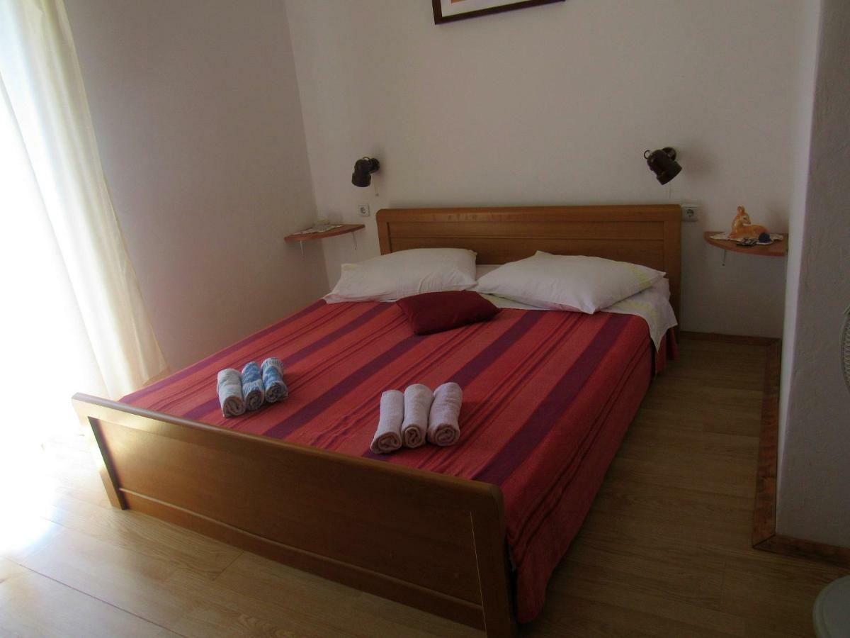 Apartment Kalavojna Rakalj Екстер'єр фото